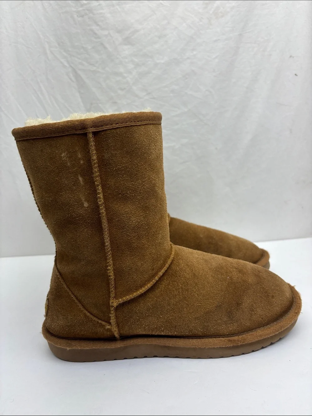 Kookaburra by Ugg classic boots, size 8, box 38
